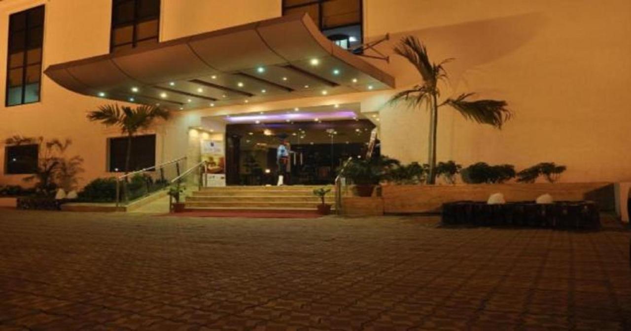 Le Lac Sarovar Portico- Ranchi Ngoại thất bức ảnh