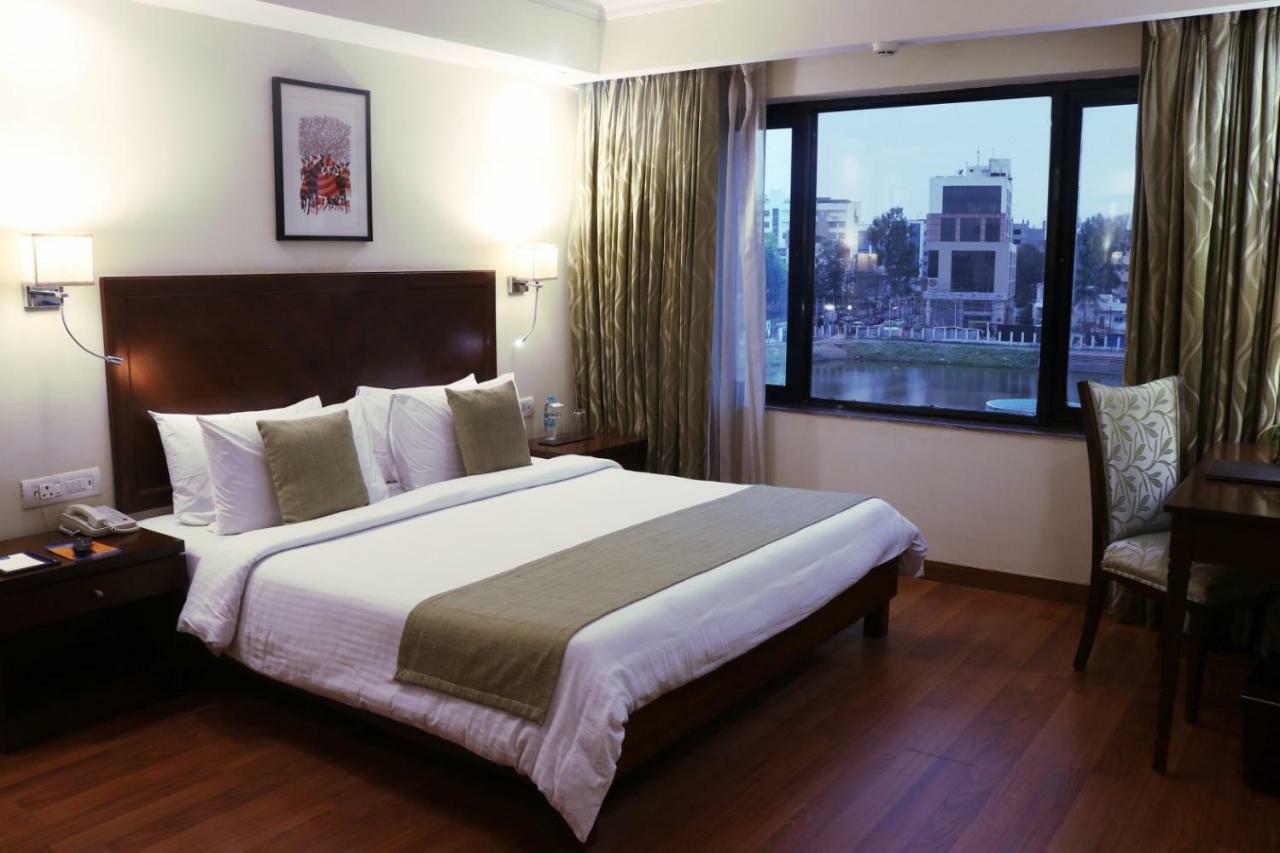Le Lac Sarovar Portico- Ranchi Ngoại thất bức ảnh