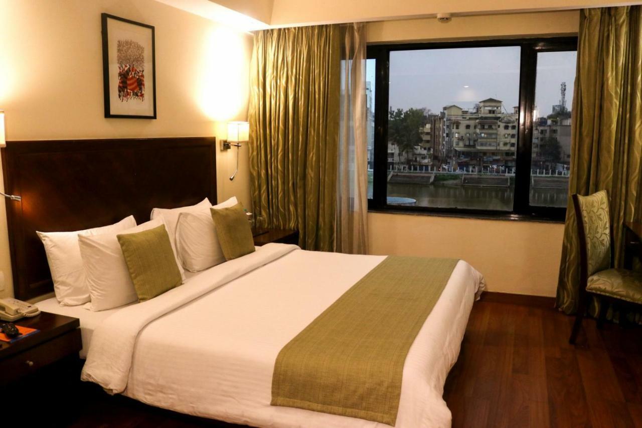 Le Lac Sarovar Portico- Ranchi Ngoại thất bức ảnh